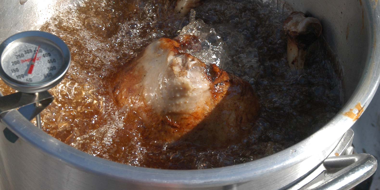 How To Safely Deep Fry a Turkey This Thanksgiving