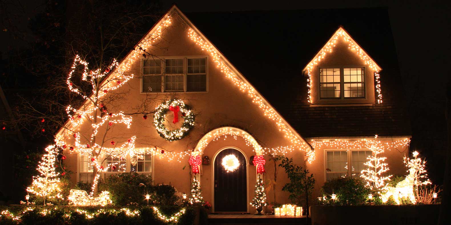 Holiday Lights: 4 Tricks to Save on Electric Costs and Maintain Safety